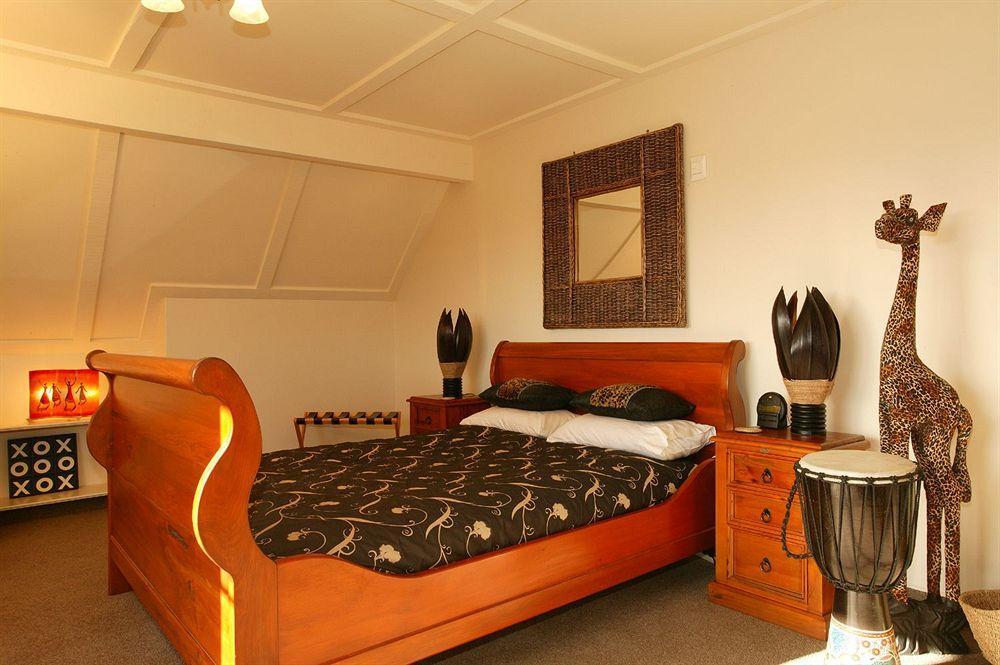 Tudor Manor Bed & Breakfast Paraparaumu Extérieur photo