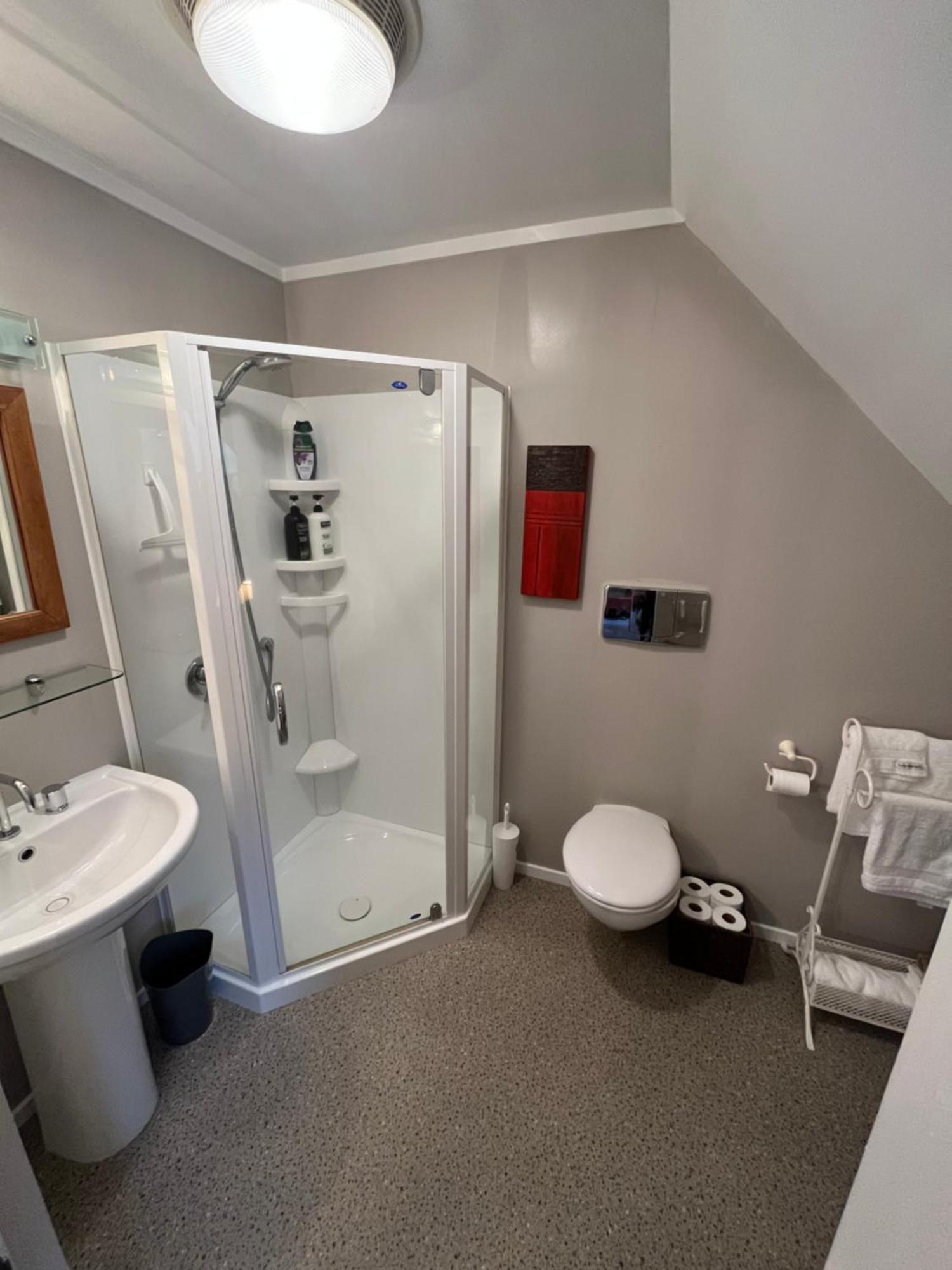 Tudor Manor Bed & Breakfast Paraparaumu Extérieur photo