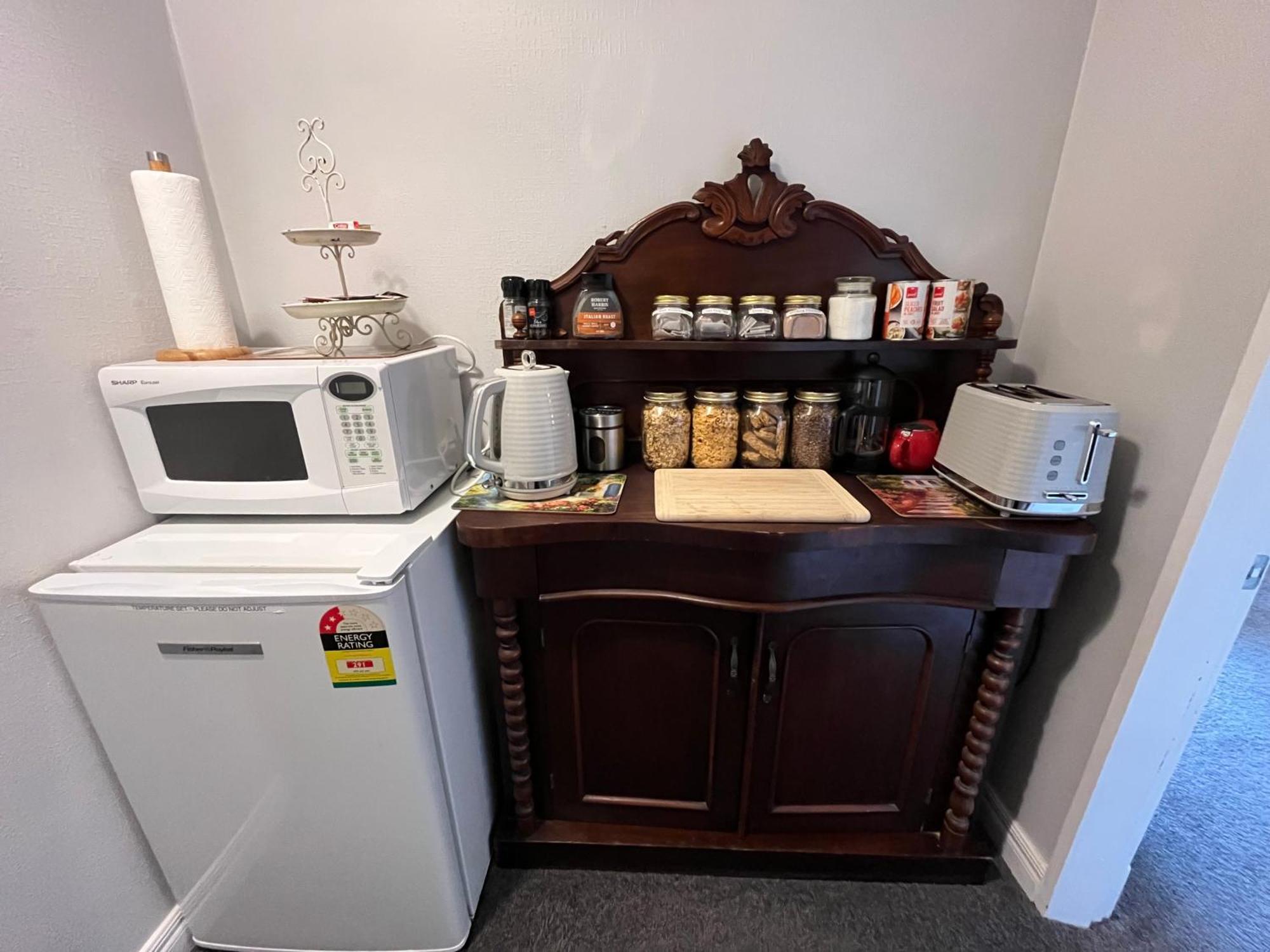 Tudor Manor Bed & Breakfast Paraparaumu Extérieur photo