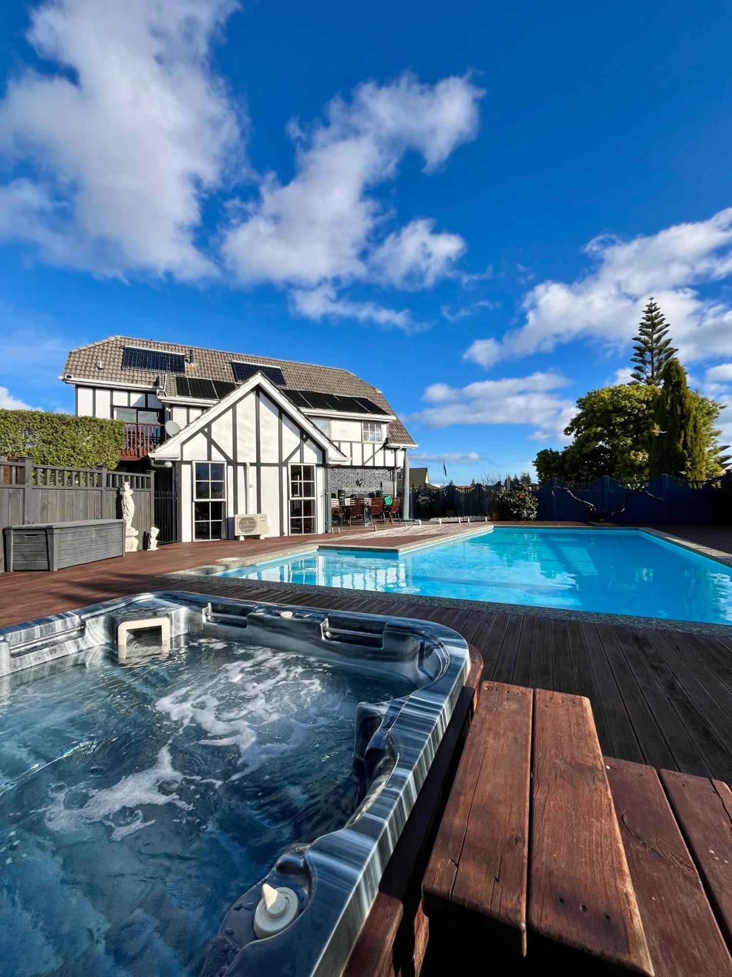 Tudor Manor Bed & Breakfast Paraparaumu Extérieur photo