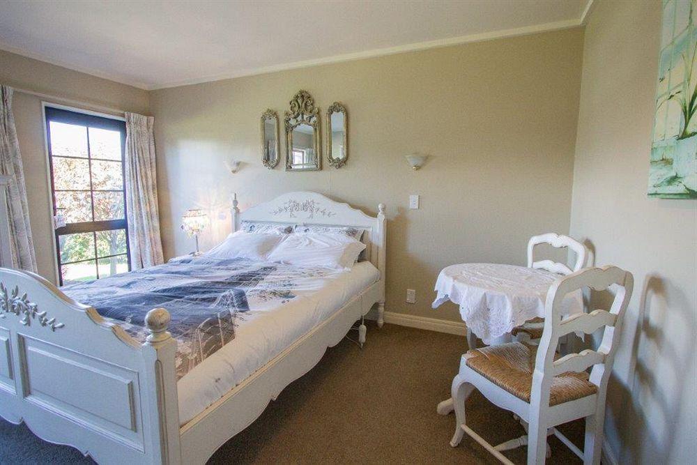 Tudor Manor Bed & Breakfast Paraparaumu Extérieur photo